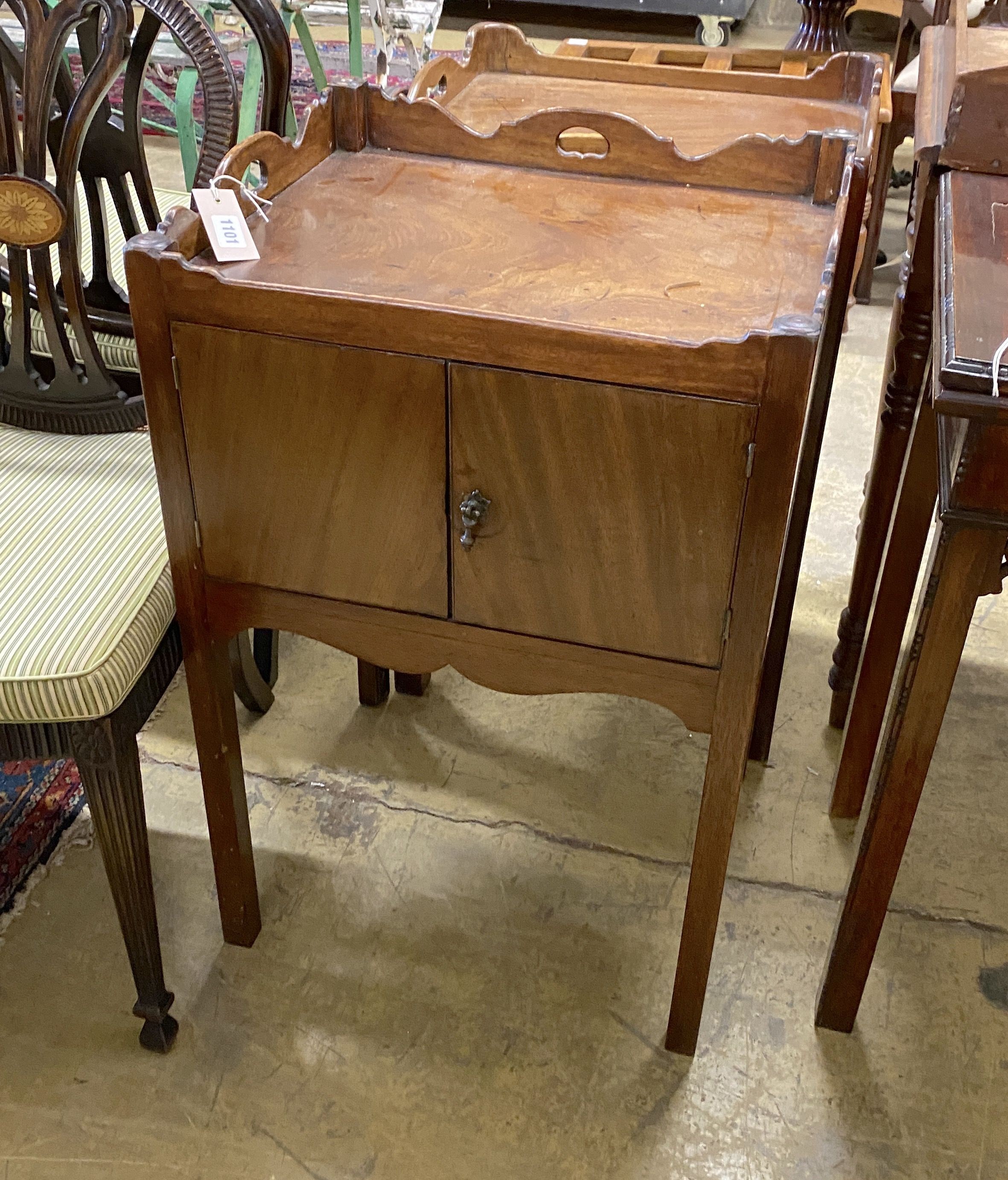 Two George III mahogany tray top commodes, larger width 51cm, depth 43cm, height 77cm